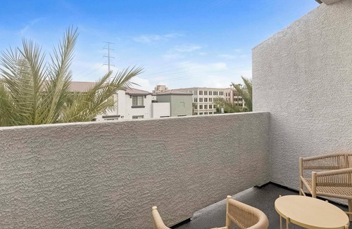 Rhodes Ranch Apartment | Landing | Beautiful 2BD, Clubhouse, Gym