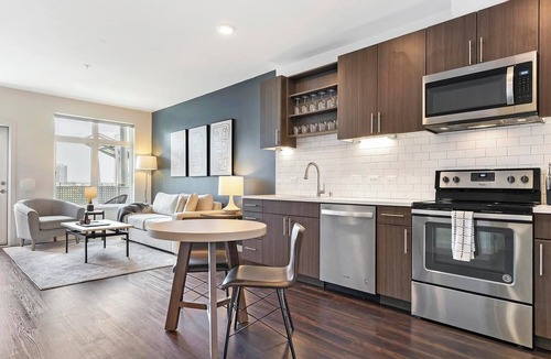 People's Freeway Apartment | Landing | Incredible 1BD, Yoga Studio, Courtyard
