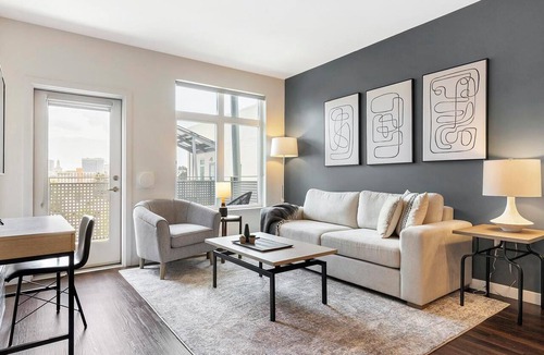 People's Freeway Apartment | Landing | Incredible 1BD, Yoga Studio, Courtyard