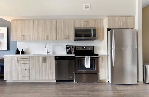 Northwest Portland Apartment | Landing | Incredible 1BD, Rooftop Lounge, Gym