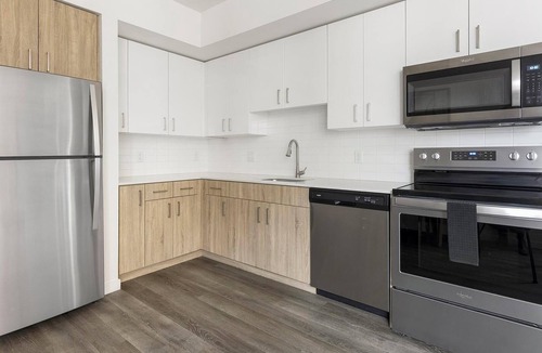Bridgeton Apartment | Landing | Spectacular 1BD, Gym