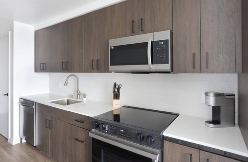 Crown Hill Apartment | Landing | Spectacular 1BD, Gym