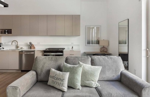 Spring Valley Apartment | Landing | Spectacular Studio, Pool, Gym