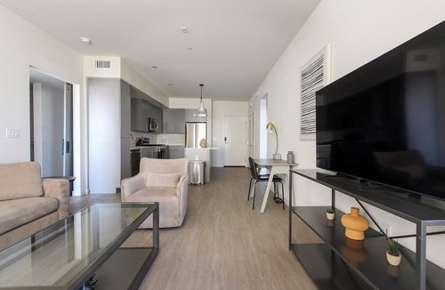 Rhodes Ranch Apartment | Landing | Stunning 2BD, Courtyard, Clubhouse