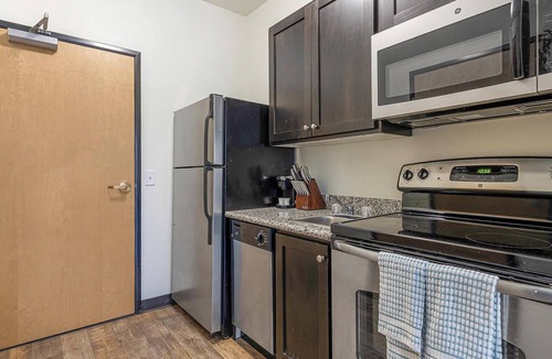 Pearl District Apartment | Landing | Stunning Studio, Gym, Courtyard