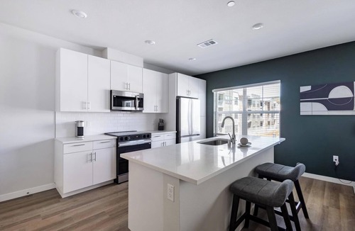 Santa Rosa Apartment | Landing | Stylish 1BD, Gym, Courtyard