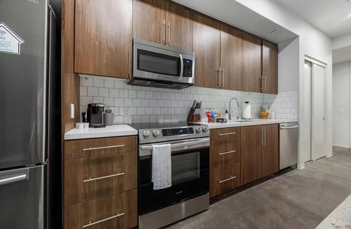 Pacific Terrace Apartment | Landing | Stylish Studio, Clubhouse, Pool