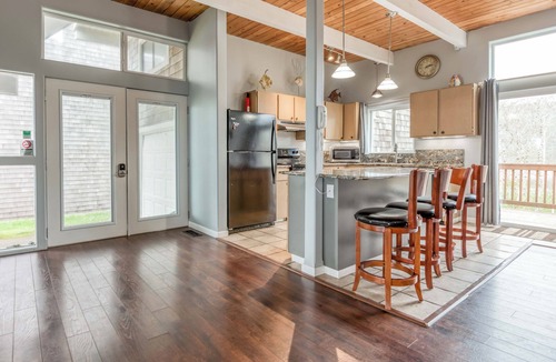 Rockaway Beach House | Large Deck at this Oceanfront home with Views of Twin Rocks, Beach and Lake