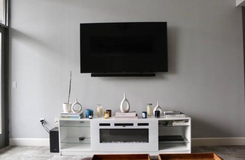 Cortez Hill Apartment | Large Downtown Condo W/Patio & Parking