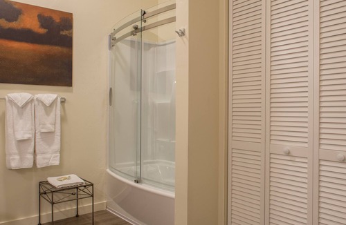 Grants Pass Apartment | Large Executive Loft Historic Grants Pass # 113