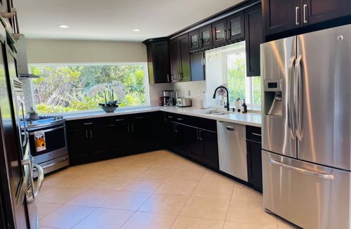 Midway House | Large Family Home 25Min to Beaches 8Min Safaripark
