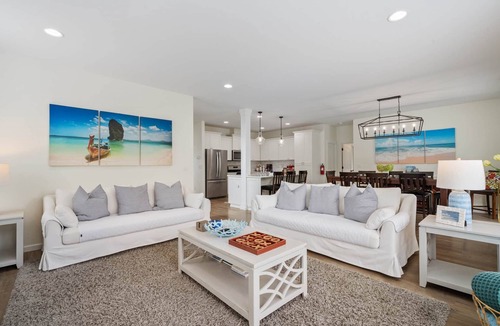 Seaside House | Large Family Home on Golf Course. Short Walk to Beach. Private Workspace.