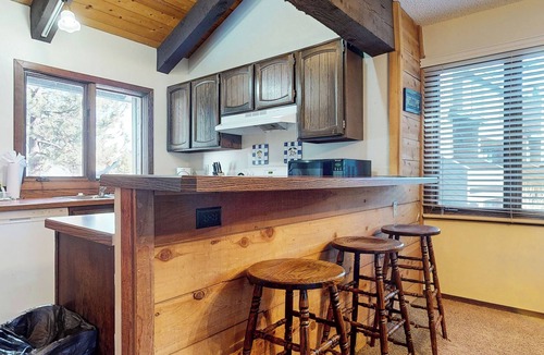 Mammoth Lakes Condo | Large Home, Balcony. Pool & Tennis Court On-site, Short Walk to Restaurants