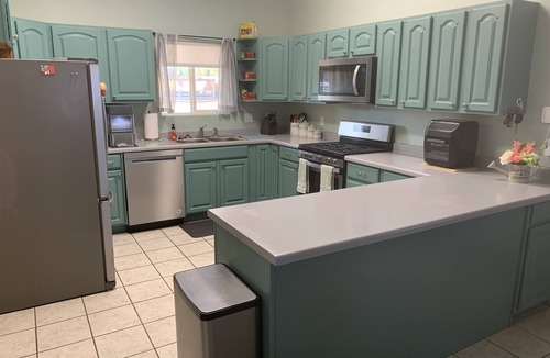 Fredonia House | Large home, close to National parks, hiking & sightseeing. sleeps up to 10.