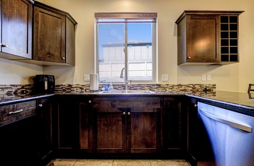 Kennewick House | Large Home Yard 3 Car Garage 4 3 1207