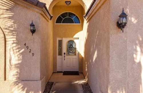 Fort Mohave House | Large house for entire family