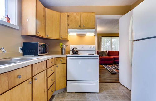Agate Beach House | Large Newport Home, Close to Beach & Coastal Attractions!