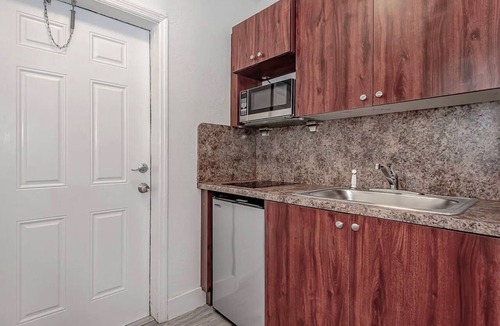 Deerfield Beach Apartment | Largest Studio at Pier Walk Pets OK