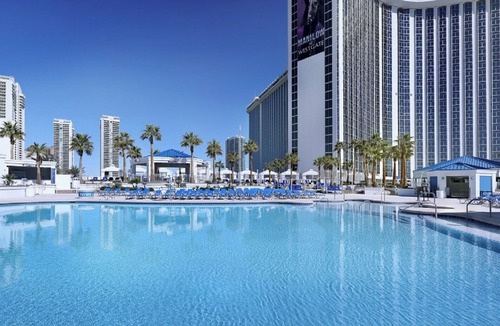 Winchester Villa | Las Vegas Convention Center adjacent with great view 2bdrm lockout with WiFi