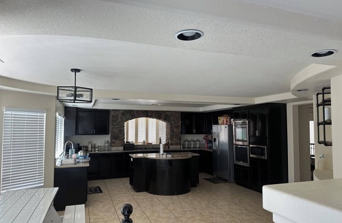 Bard House | Las Vegas Spacious 4-bedroom mini mansion with AC, WiFi and much more