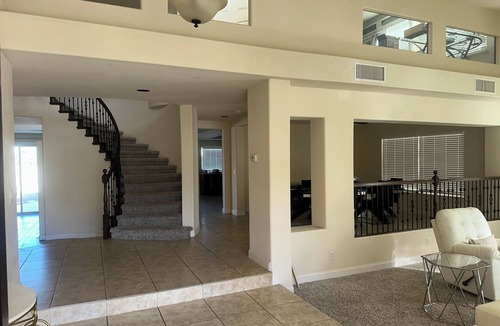 Bard House | Las Vegas Spacious 4-bedroom mini mansion with AC, WiFi and much more