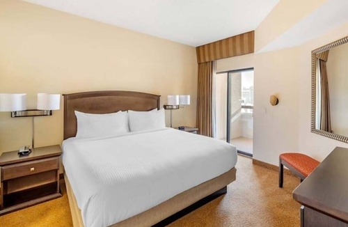 Las Vegas Hotel | Las Vegas Strip Stay | 1 BR Suite| Central Blvd Location