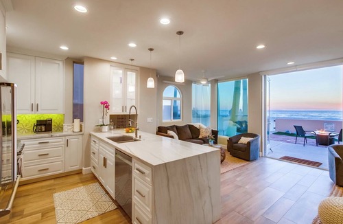 South Mission Beach Condo | Last Minute Deals - *Coastal Luxury with Unmatched Oceanfront Views*