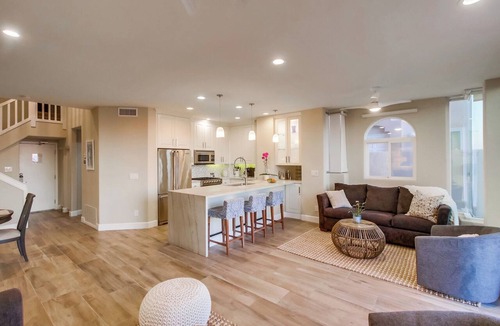 South Mission Beach Condo | Last Minute Deals - *Coastal Luxury with Unmatched Oceanfront Views*