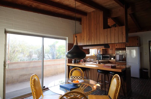 Joshua Tree House | Lava House - Mid-Century Modern! Vintage Vibes & Modern Conveniences.
