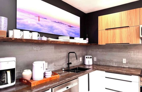 Petaluma Apartment | Lavender Suite @ Petaluma Warehouse Lofts