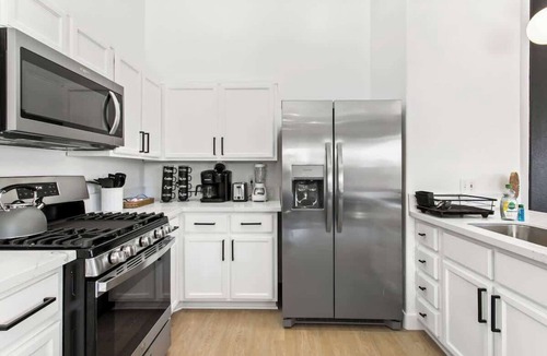 North Las Vegas House | Lavish 4BR Vegas Pool House w/Heated Pool + Spa