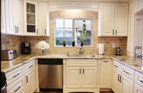 Southwest Anaheim House | Lavish 5 Bedroom, 4 Bath Pool Home 3/4 Mile To Disney