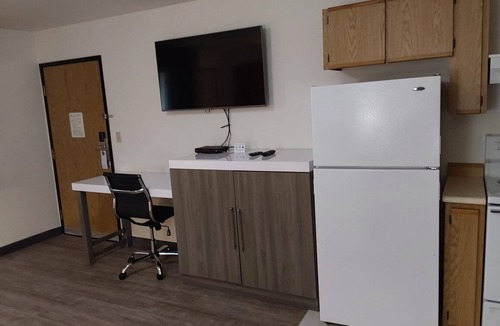 Puget Hotel | Lavissh Inn & Suites