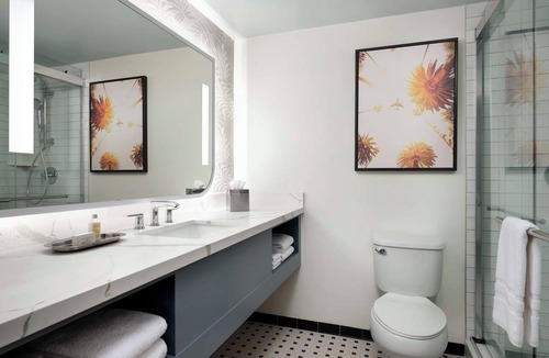 Los Angeles Hotel | LAX Comfort for Families | Pet-Friendly, Shuttle, Pool, Close to Attractions