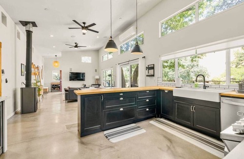 Cloverdale House | Lazy Coyote Ranch: 3bd 2ba, + pool on 42 acres