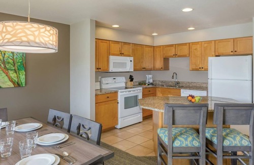 Downtown Leavenworth Resort | Leavenworth 2BR Mountain Villa – Full Kitchen, Balcony & Near Bavarian Village