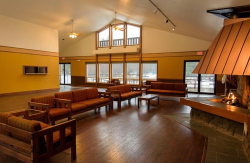 Ardenvoir Resort | Leavenworth Camping Resort Lakeview Lodge 4