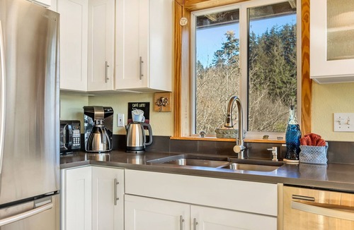 Neahkahnie Beach House | Legasea on the Pond by Manzanita Beach Getaway: Dog-Friendly, Scenic Views