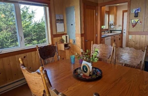 Florence House | Lighthouse Lookout across the lane on Heceta Beach