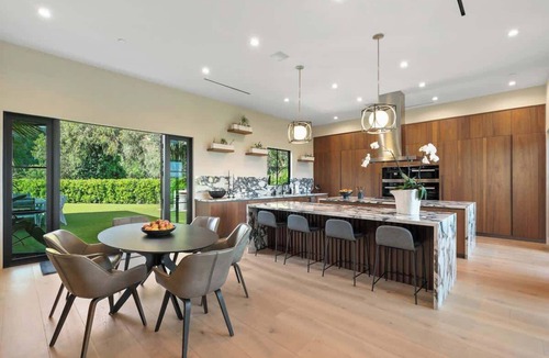 Bel Air Villa | Linda Flora