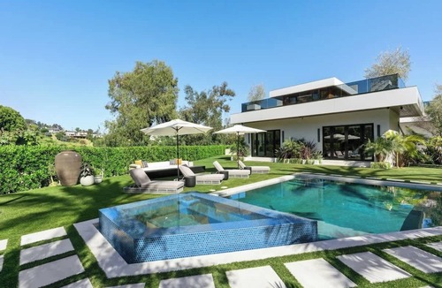 Bel Air Villa | Linda Flora