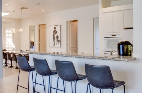 The Movie Colony House | Lions Gate Estate Holiday home 4