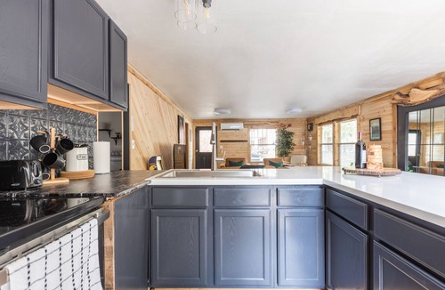 Packwood Cabin | Little Elk Cabin ~ Hot Tub, Ski, Relax!