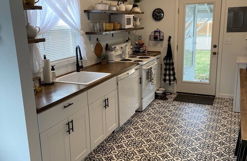 Pendleton House | Little House on Ladow