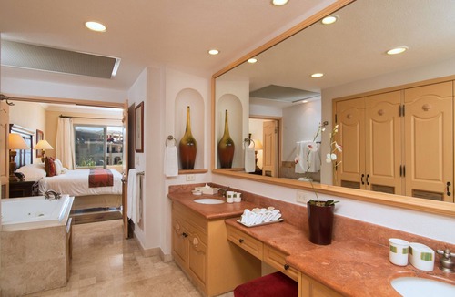 Cabo San Lucas Resort | Located on the pristine medano beach