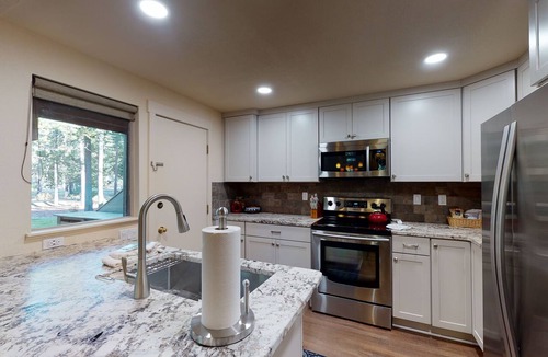 Tennis Village Condo | Lodge-Style Escape with Access to The Cove