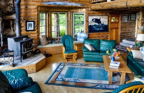 Lopez Island House | Log Home on Lopez-Spencer Spit
