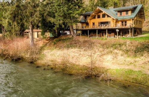 Seaside House | Log Home on Nehalem River 1500sf lower level is all yours. Fish, hike, hunt.