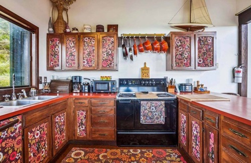 Arch Cape House | Loki`s Longhouse - Ocean Views with 70's Vibe!
