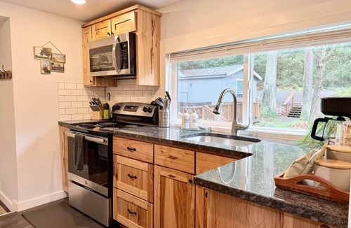 Zigzag Cabin | Lolo 45 North | Riverside Retreat on Mt. Hood